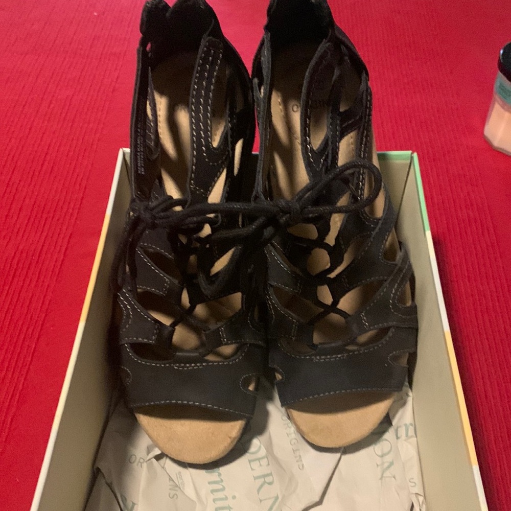 Earth Origins Kendra Alamilla gladiator sandals womens 8 M in Black Noir